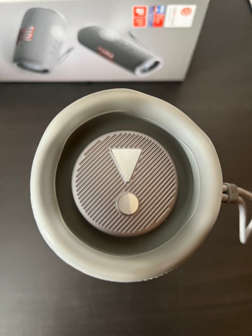 【美品】JBL FLIP6 ワイヤレススピーカー　グレー 値下げ⭕️