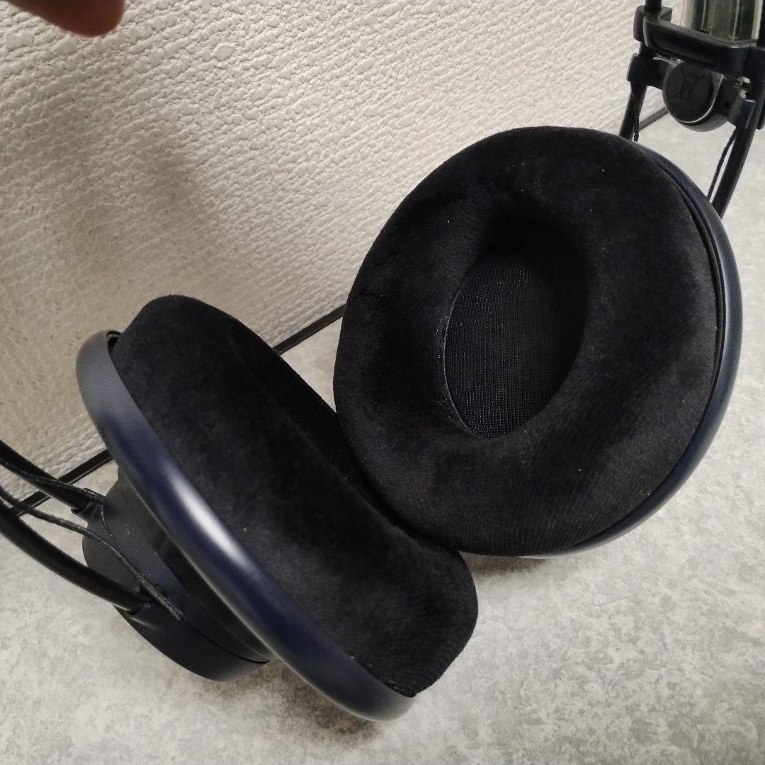 AKG K702です。