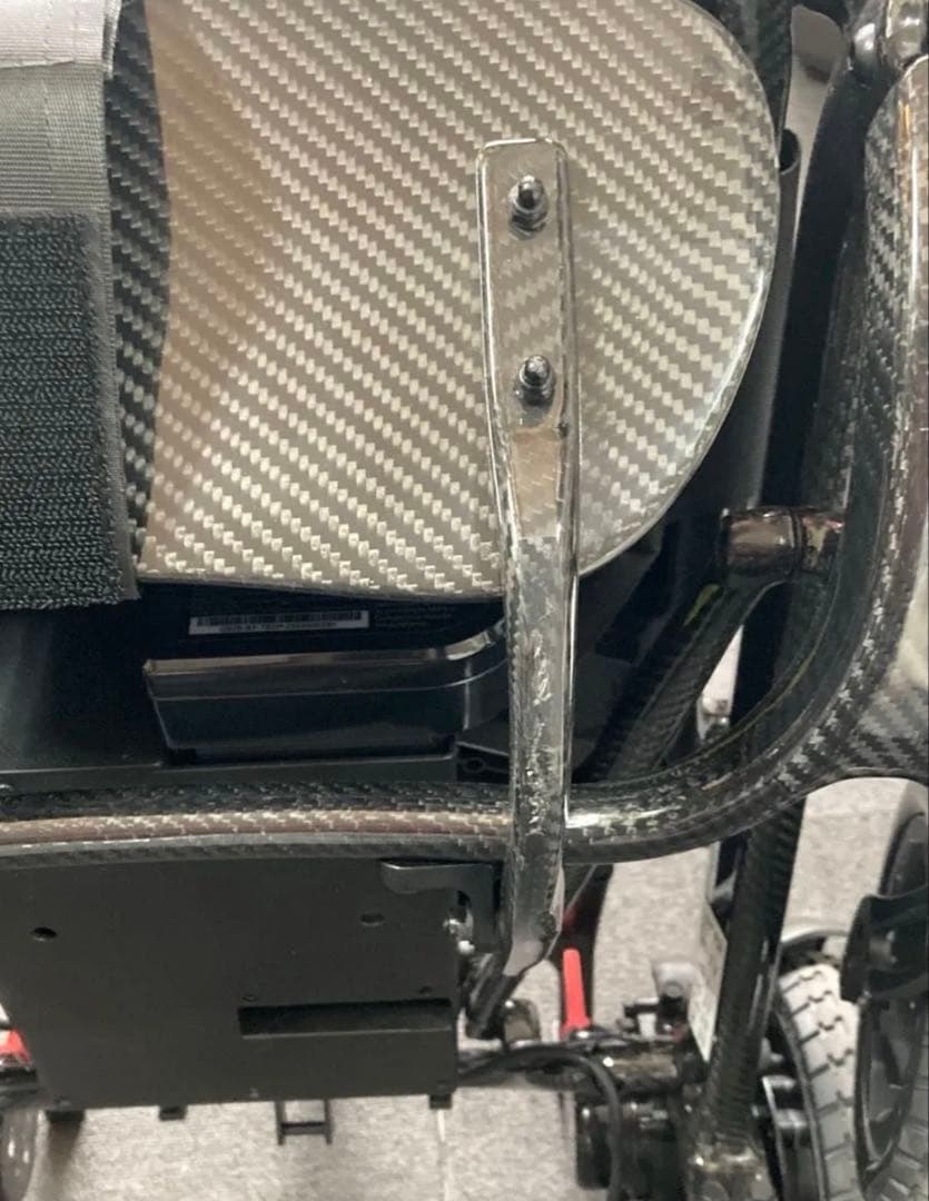 【中古】QUICKIE Q50 Rカーボン折り畳み電動車椅子 2025年5月製