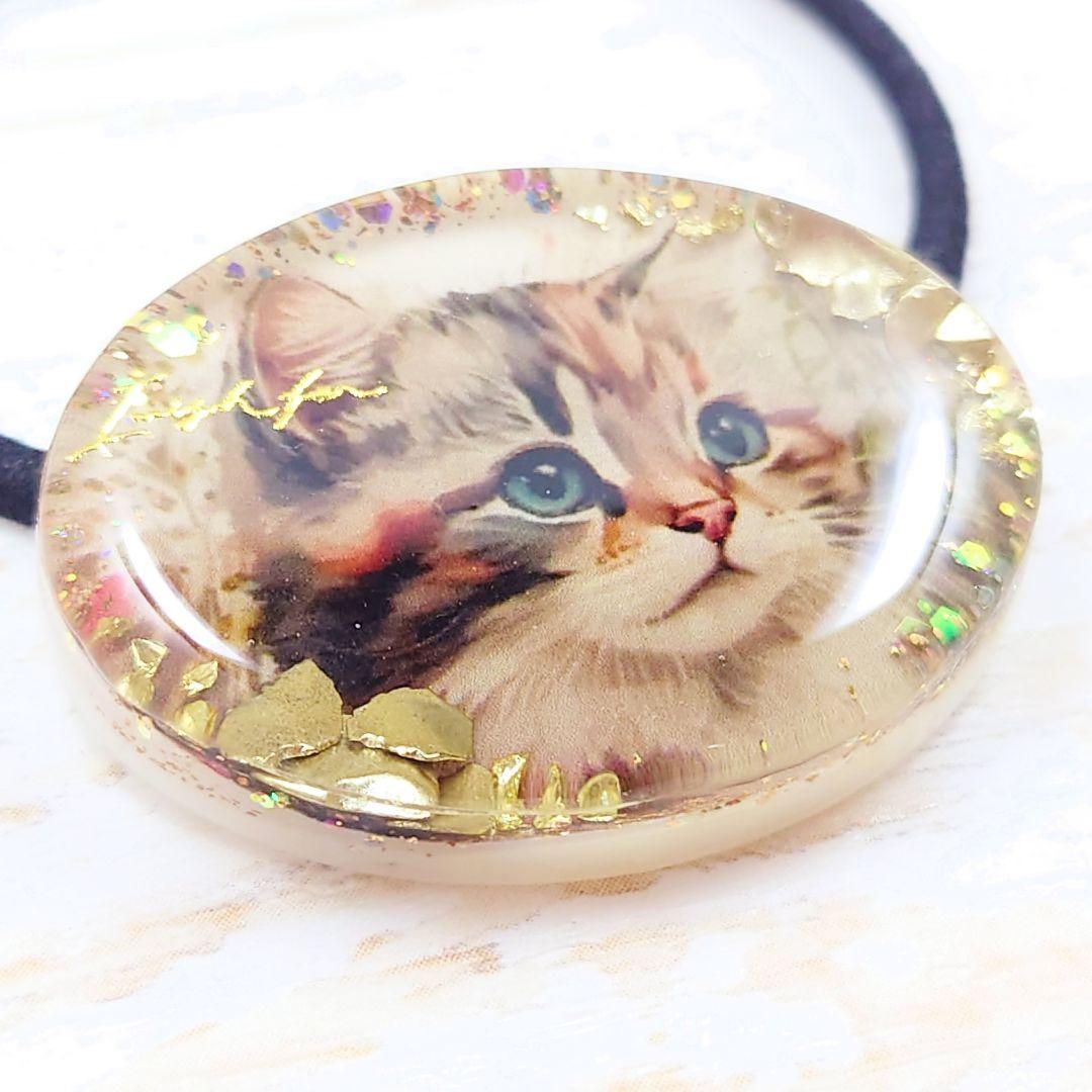 ゴールドストーンと猫ちゃんのヘアゴム ハンドメイド レジン ネックレス ブローチ