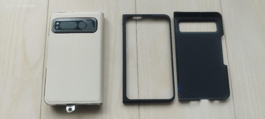 【中古】Google Pixel Fold 完動品、SIMフリー本体と中古ケース