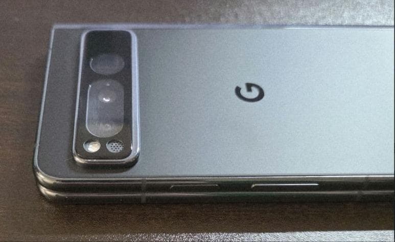 【中古】Google Pixel Fold 完動品、SIMフリー本体と中古ケース