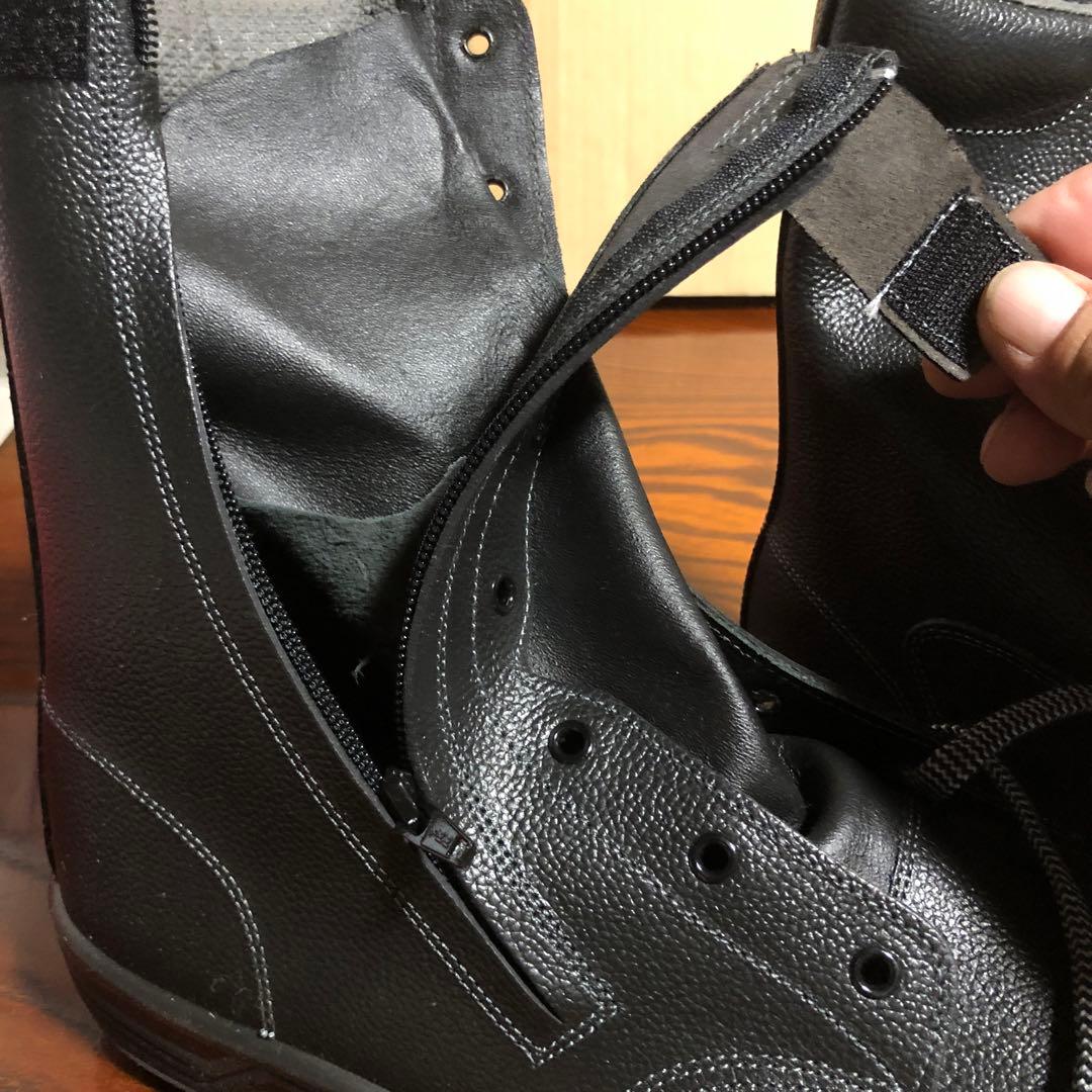 安全靴　黒いハイカットブーツ サイドファスナー付き