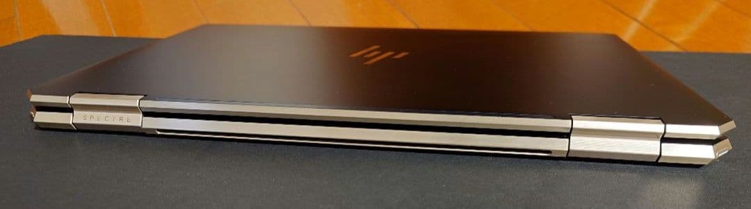 HP Spectre 13.3インチ ノートPC 8WH35PA-AAAA