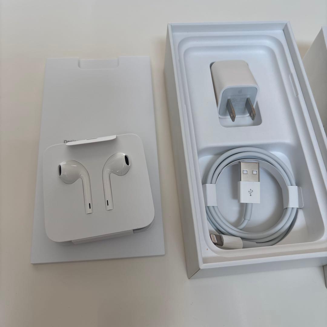 ウッディ出品　 Apple iPhone 11 Pro ゴールド 本体