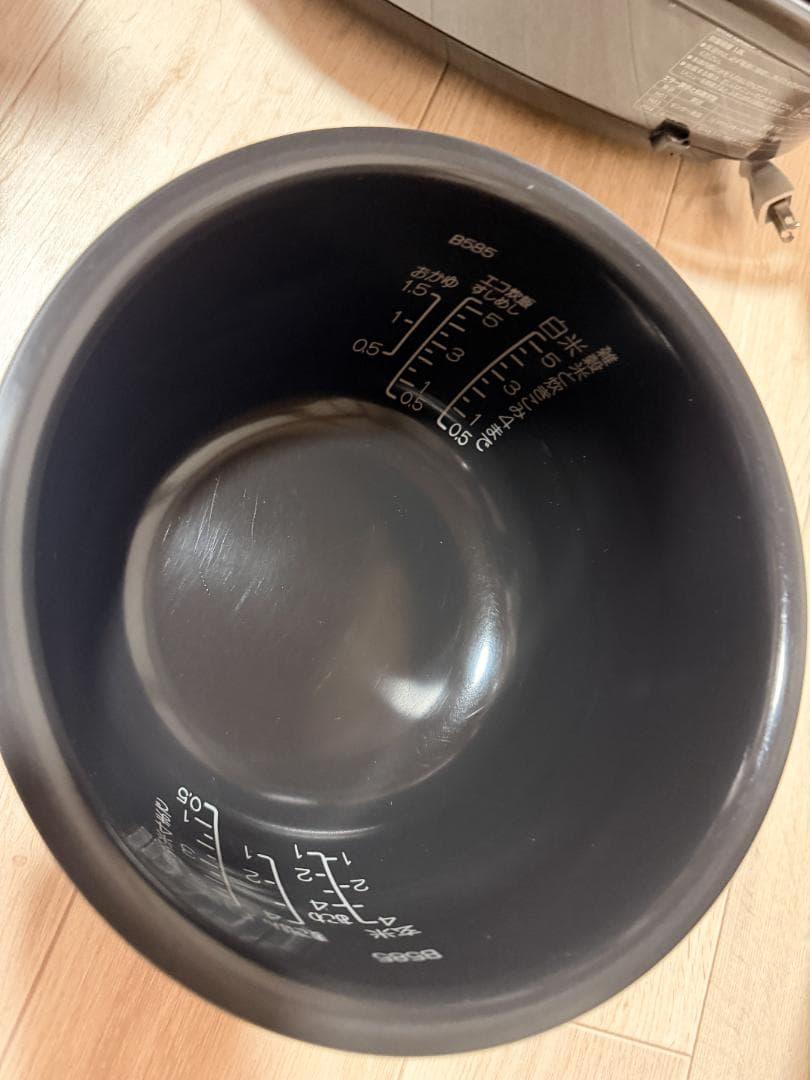 【動作良好】象印 IH炊飯ジャー極め炊き5.5合 NW-VD10 黒
