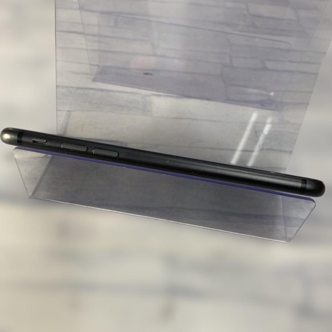 k1266Apple iPhone 8　64GB　ブラック