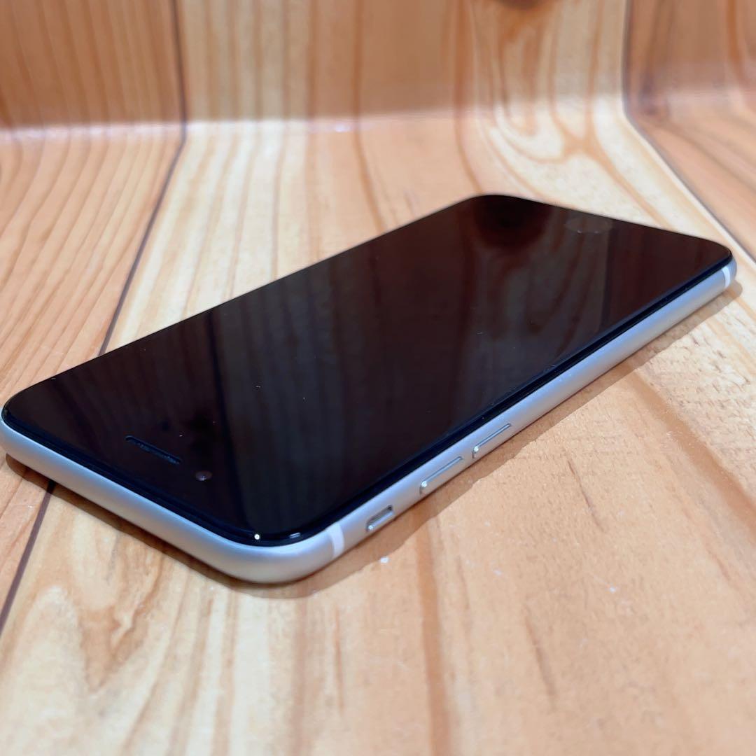 SIMフリー 本体 iPhone SE2 64 GB 665 ホワイト 電池新品