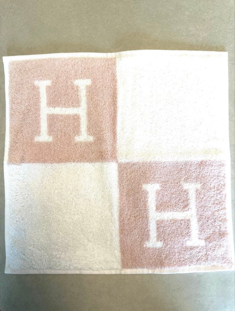 【新品未使用】HERMES Hロゴ タオルハンカチ ピンク/ホワイト