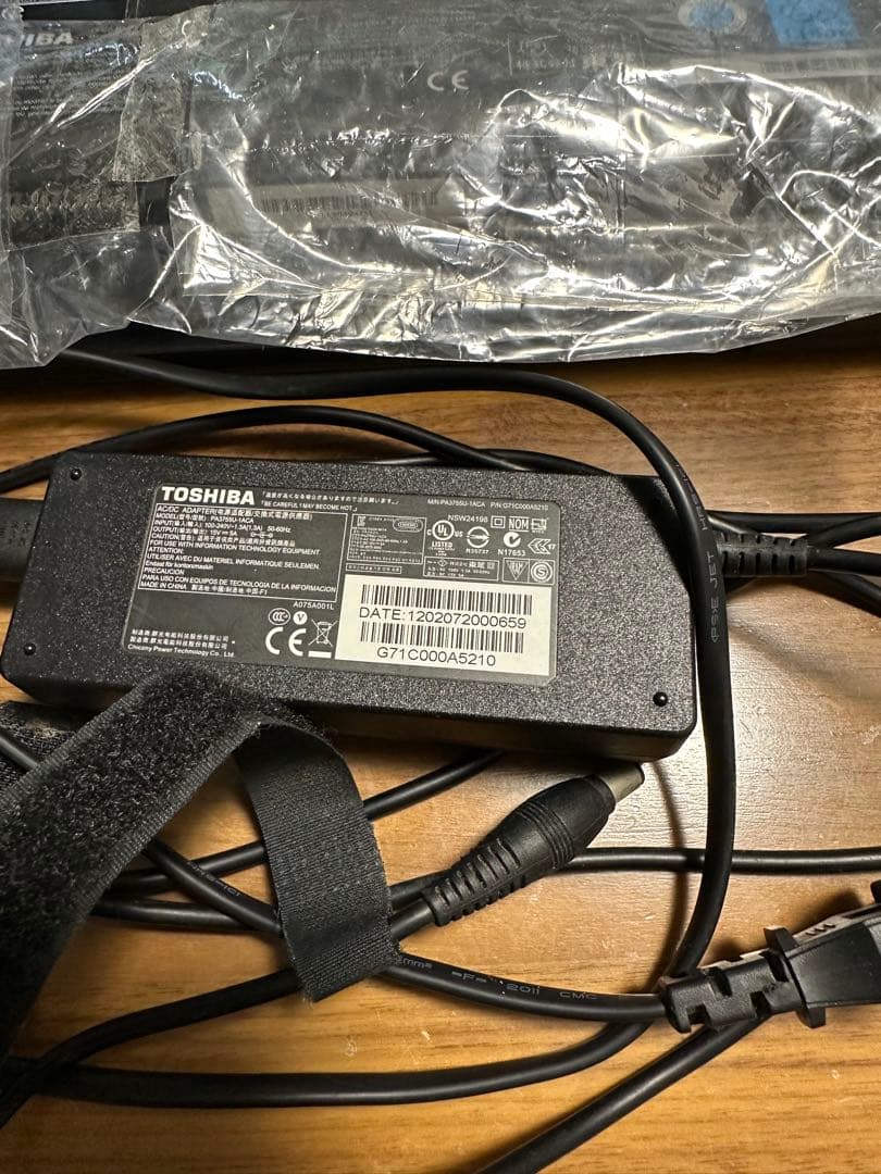 TOSHIBA パソコン　パッテリーパック　新品？　購入直後に外して保管
