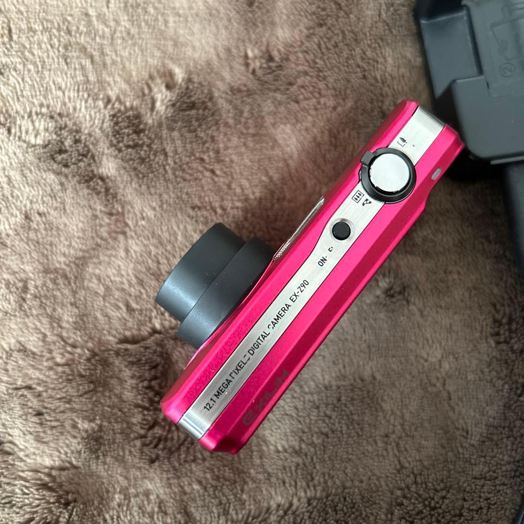 ユキ　CASIO EXILIM EX-Z90 ピンク　デジカメ