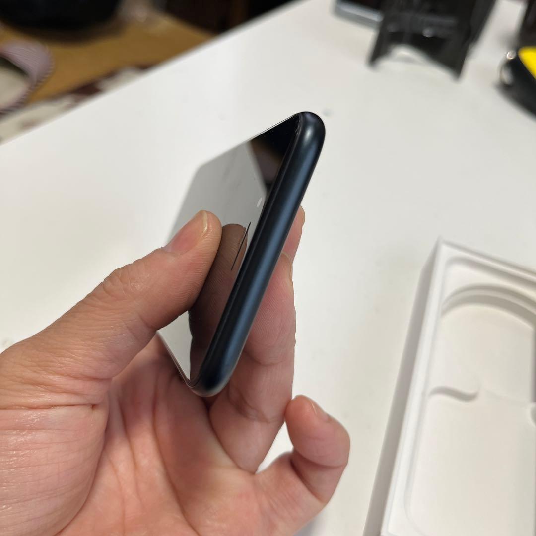 スマートフォン本体 iPhoneSE3 128g
