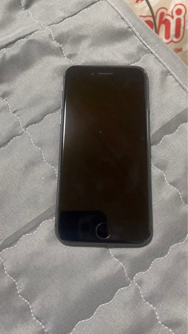 iPhone 8 本体 64GB Sim ロックなし