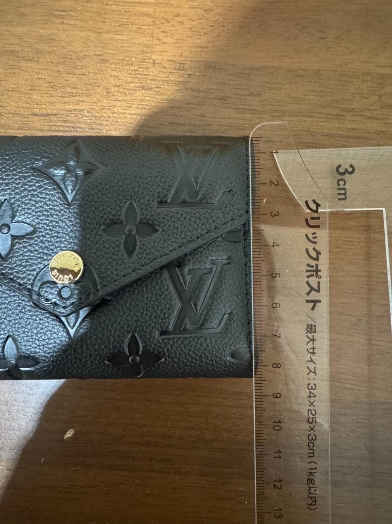 LOUIS VUITTON ブラックレザー三つ折り財布