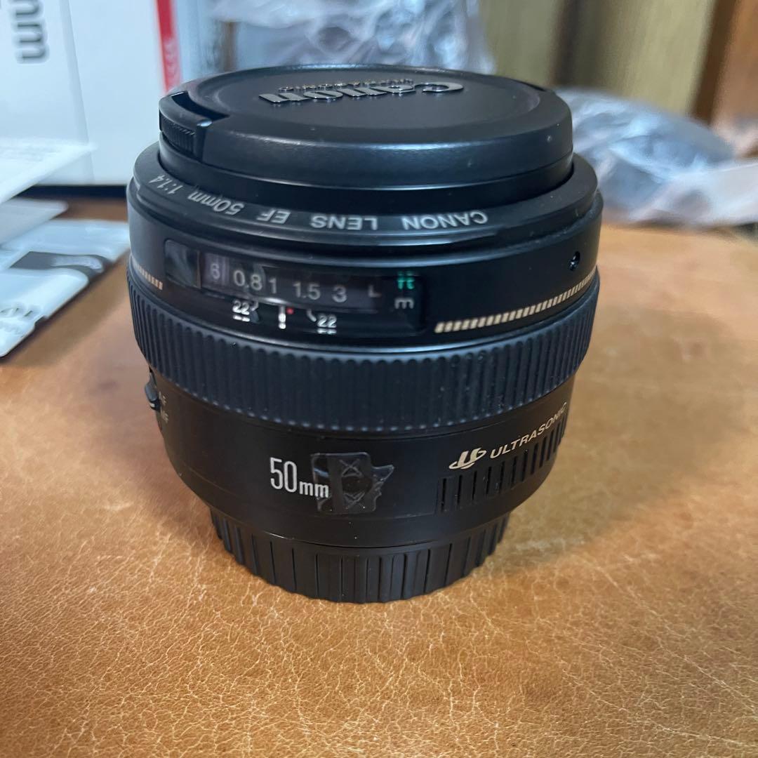 未使用 ショーケース展示品 Canon 単焦点レンズ EF50mm F1.4