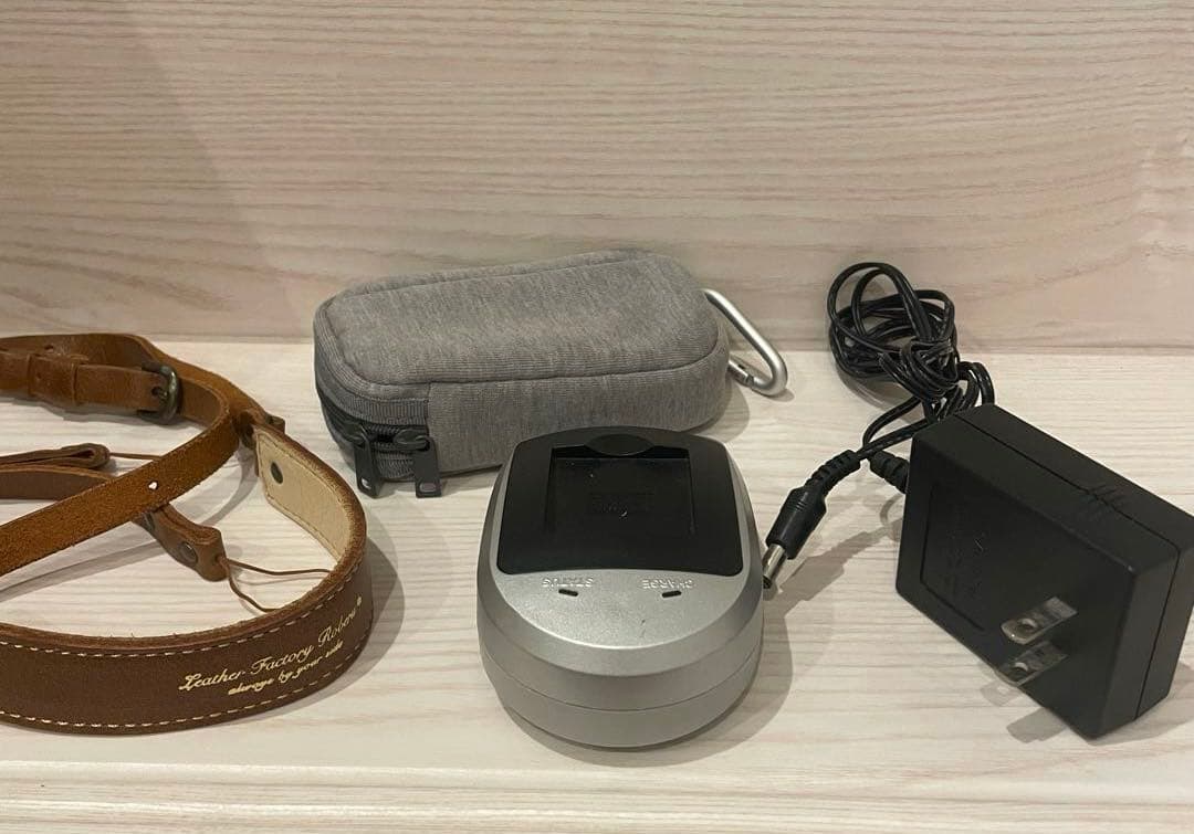 値下げ❗️GR DIGITALⅡ コンパクトデジタルカメラ レザーストラップ付き