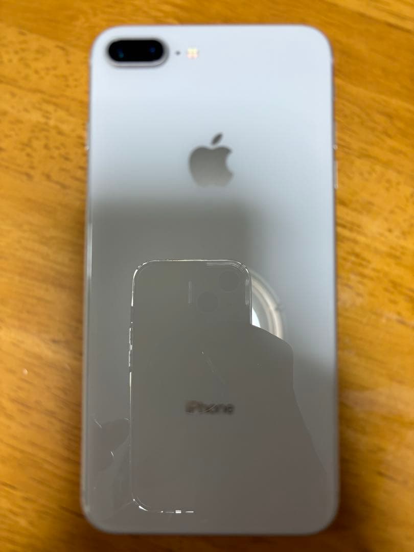 Apple iPhone 8 Plus シルバー 256g