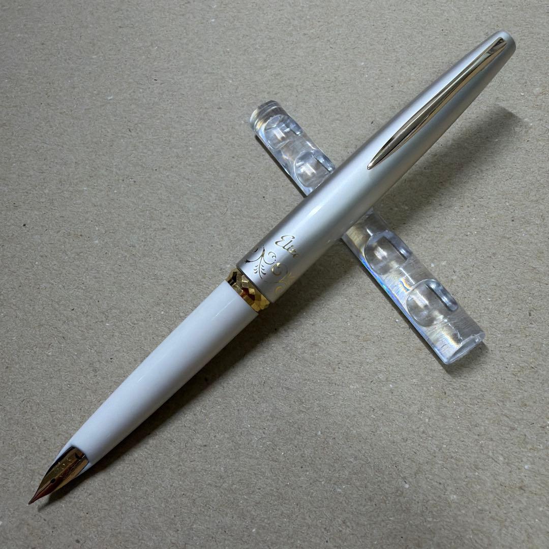 廃盤 PILOT パイロット 万年筆 ELITE エリート ホワイト 18k M