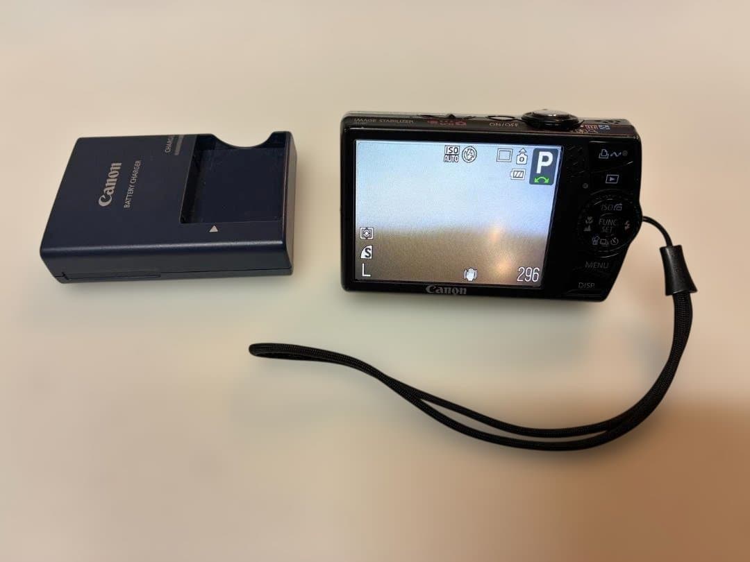 Canon IXY DIGITAL 920 IS 本体とバッテリー　ジャンク品