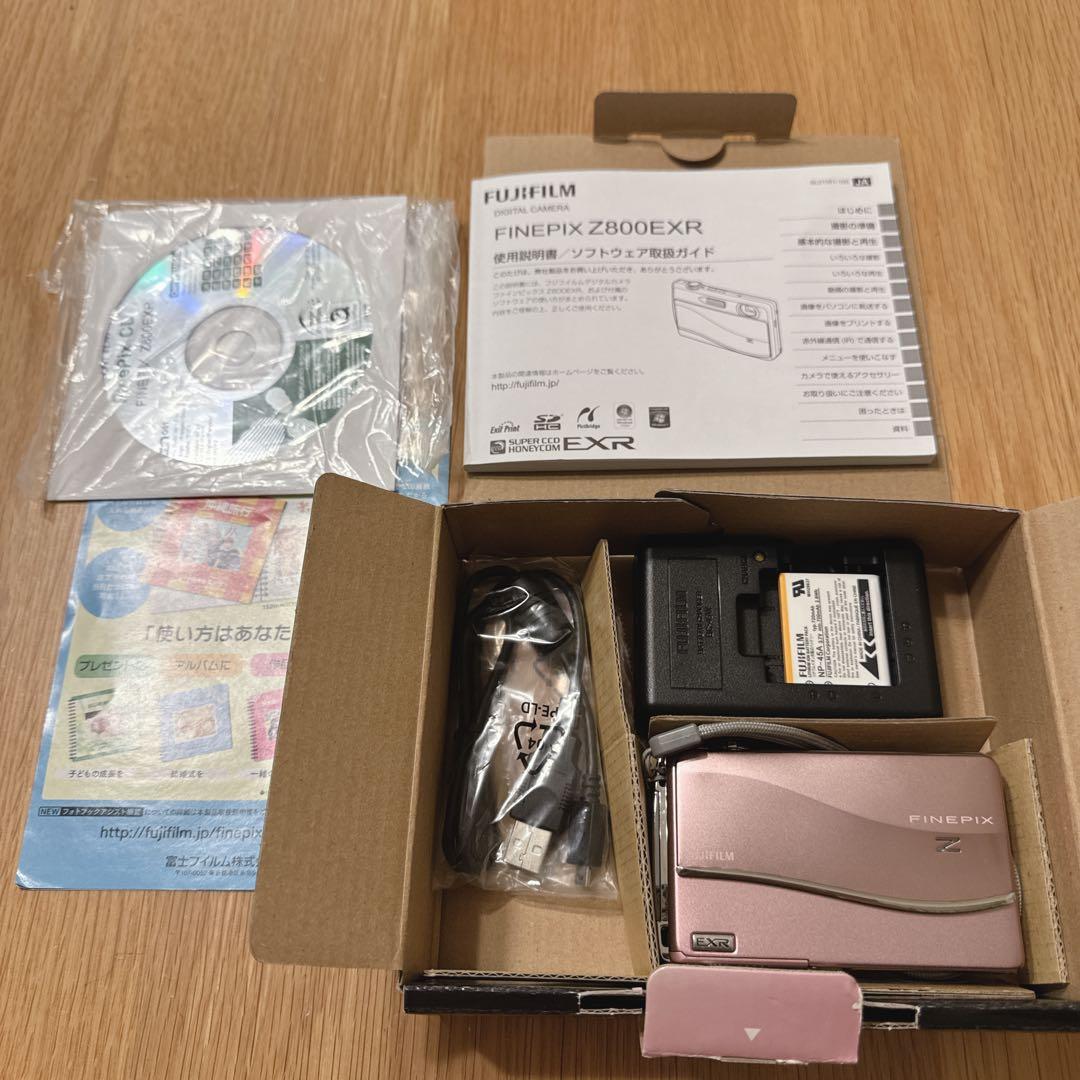 【箱付き】Fujifilm FinePix Z800EXRピンク 本体