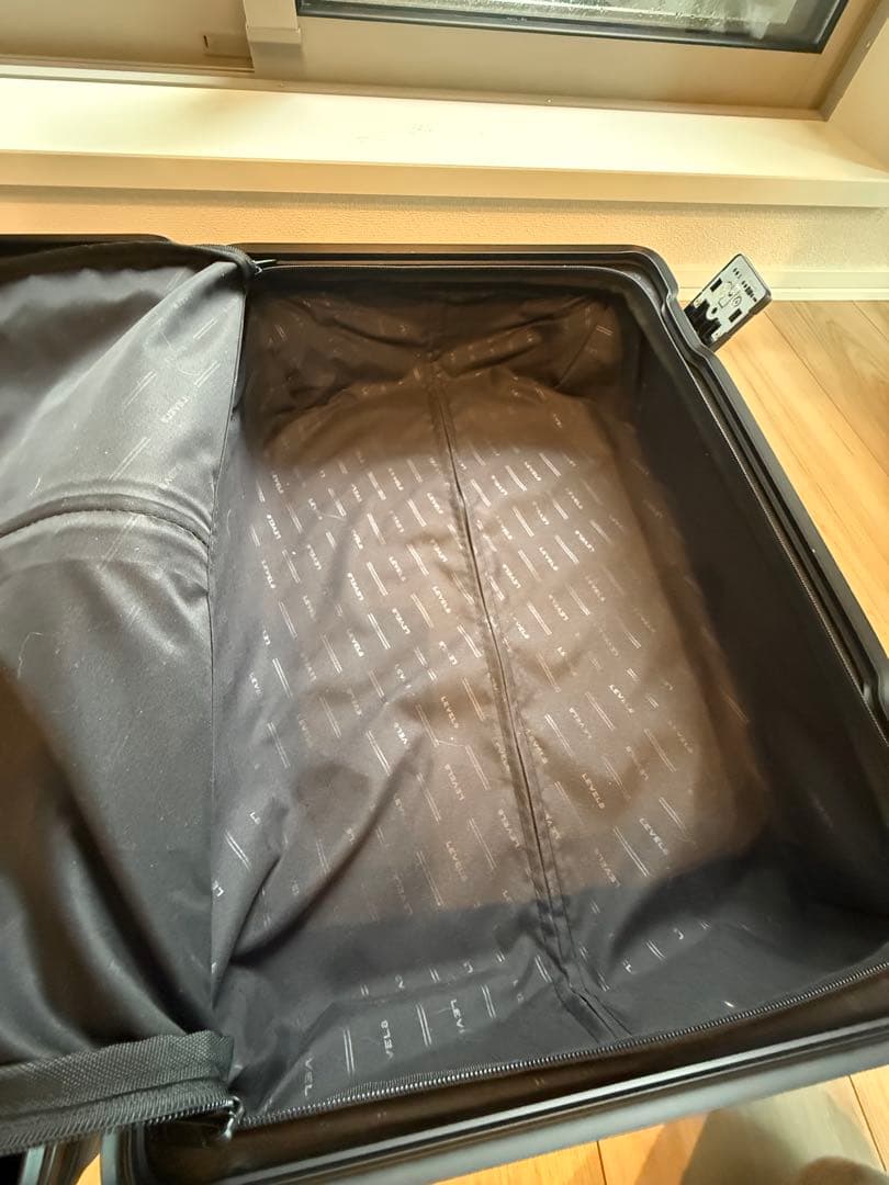 Level 8 Hegent Luggage キャリーケース