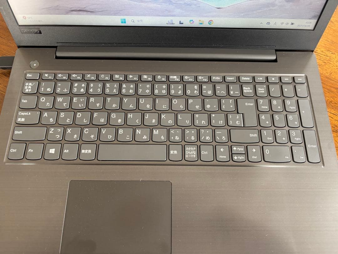 Lenovo V330-15IKB 8世代i3 nvne SSD 256GB