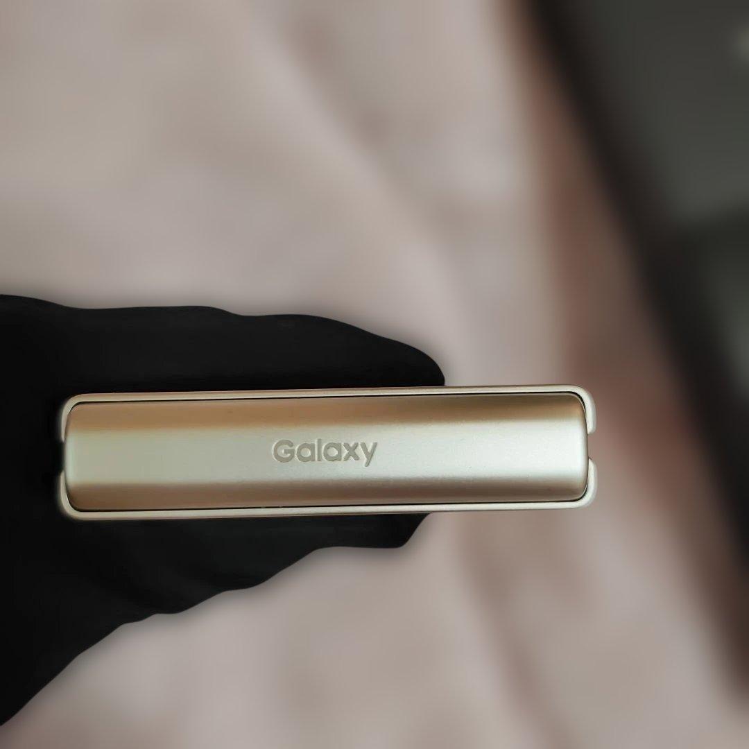 GalaxyZFlip3 クリーム