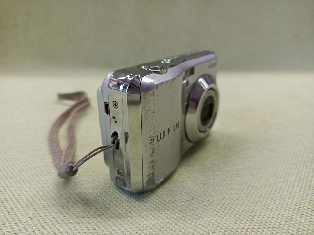 都《EHEPM》FUJIFILM　FINEPIX　AV150　コンデジカメラ