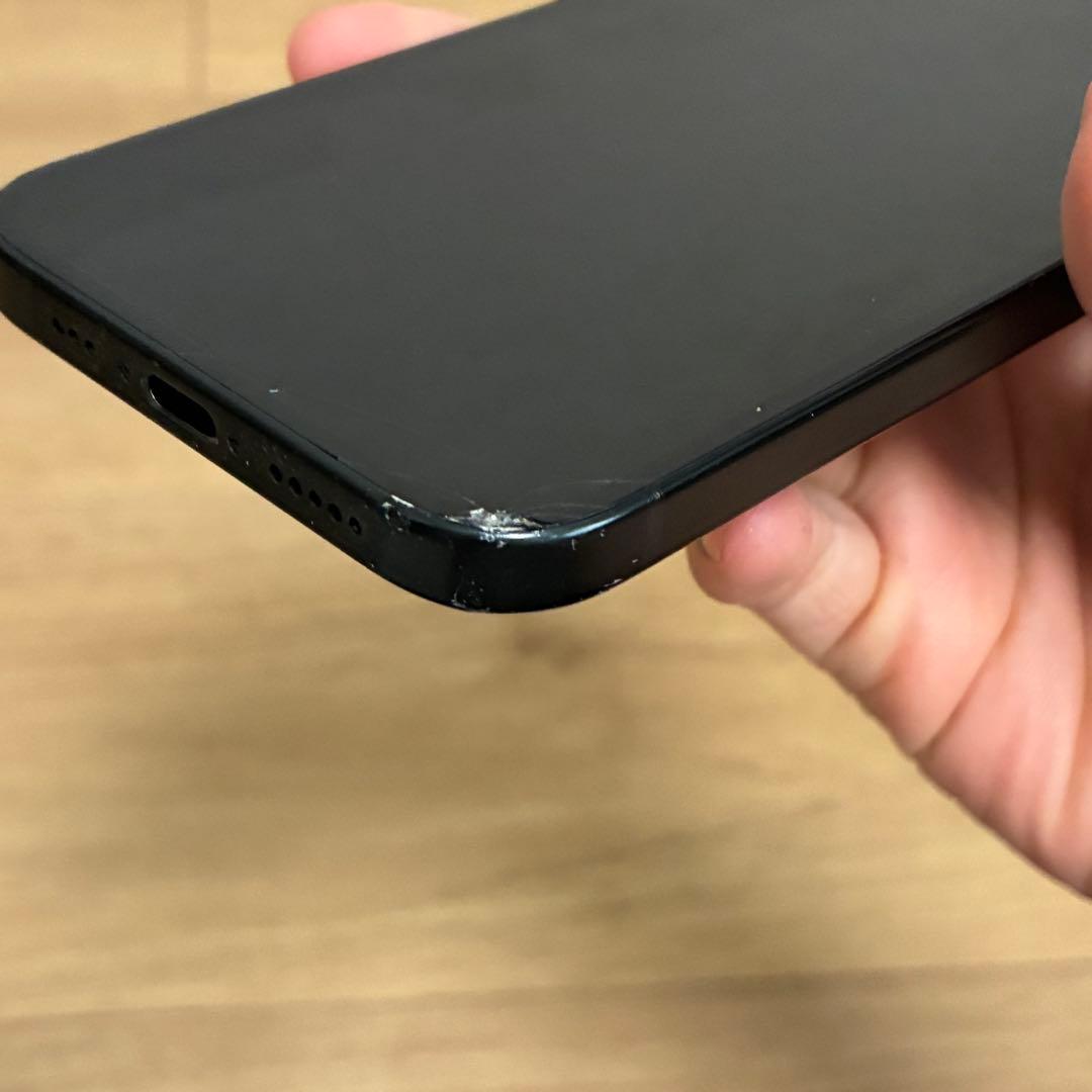 iPhone15 128GB ブラック 傷有 ESRケース付き
