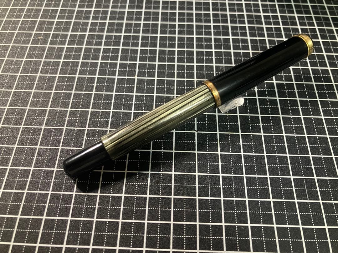 Pelikan　ペリカン　400　グレー縞　KF-nib