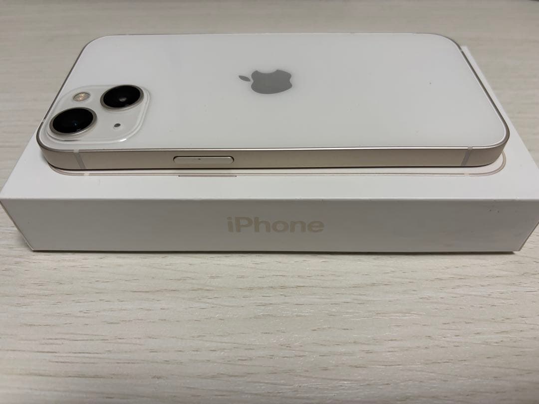 Apple iPhone 13 スターライト