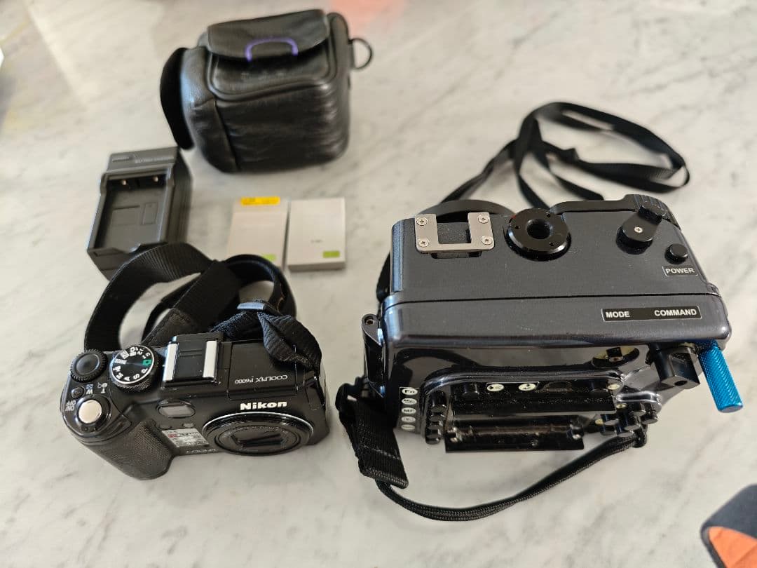 Nikon coolpixp6000 ハウジング バッテリー3個 充電器 ケース