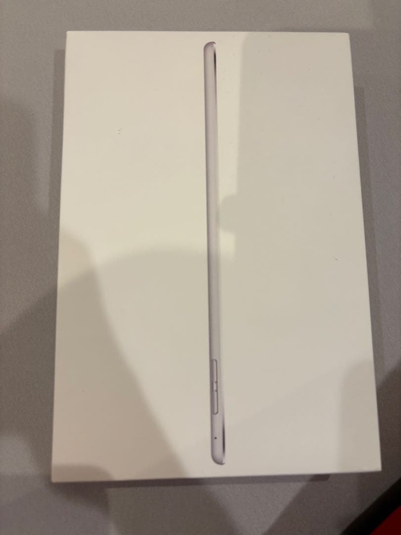 Apple iPad mini 4 32GB シルバー　箱　ライトニングケーブル