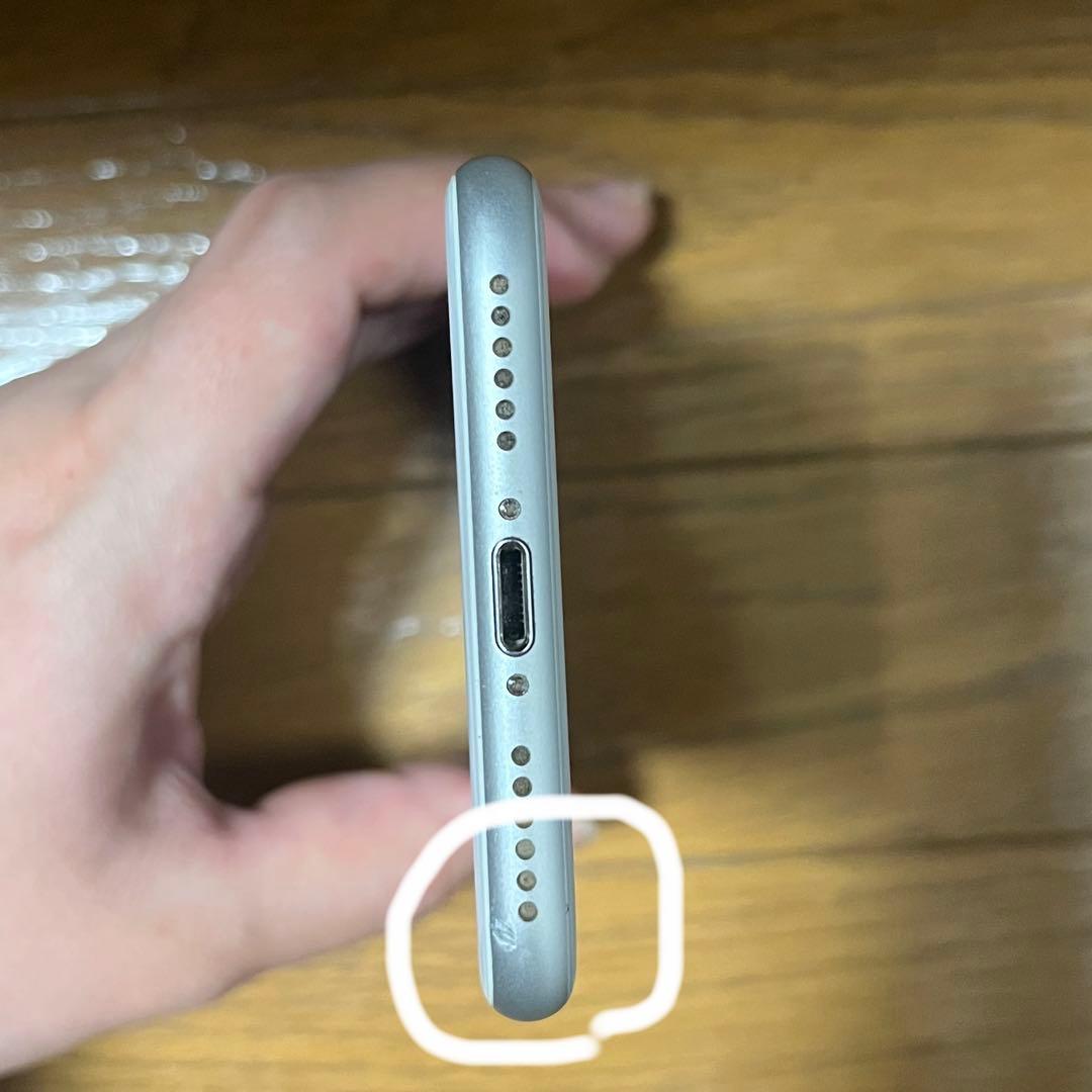 Apple iPhone 8 64GB シルバー SIMロックなし