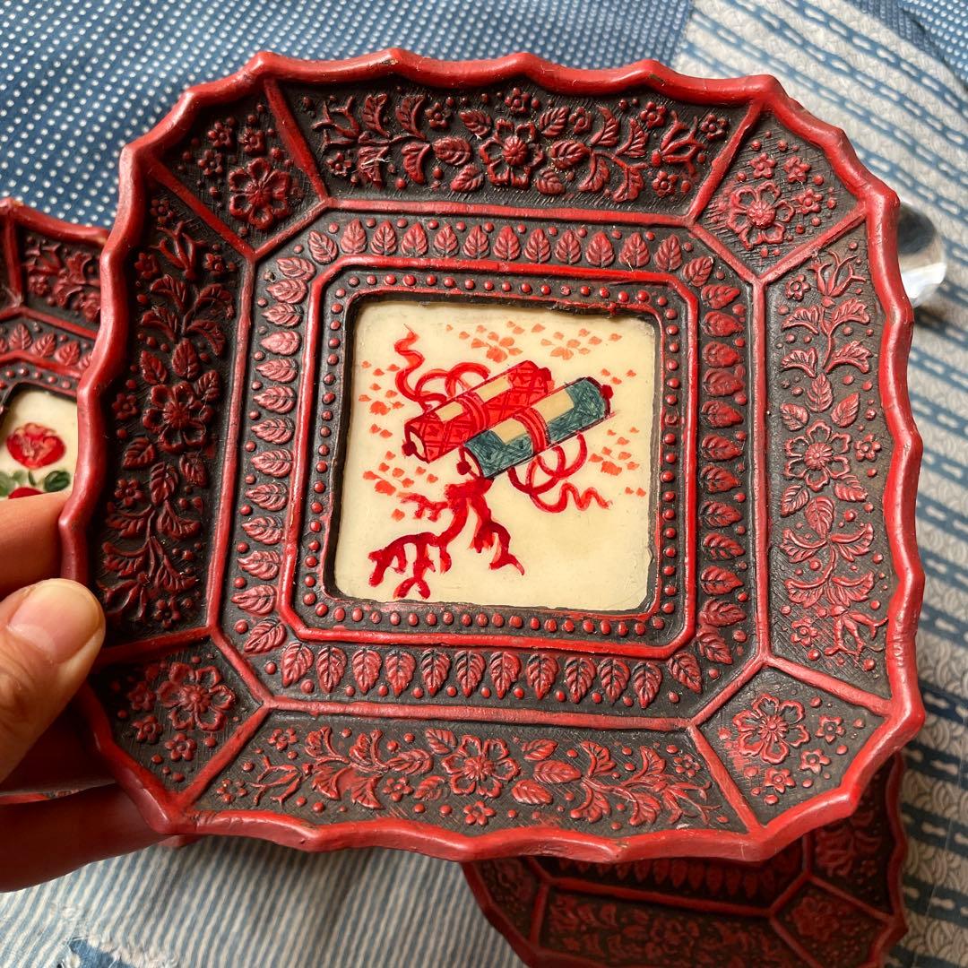 中国美術　堆朱　四角皿 菓子器　牡丹巻物文 彫漆 飾皿 漆器　唐物