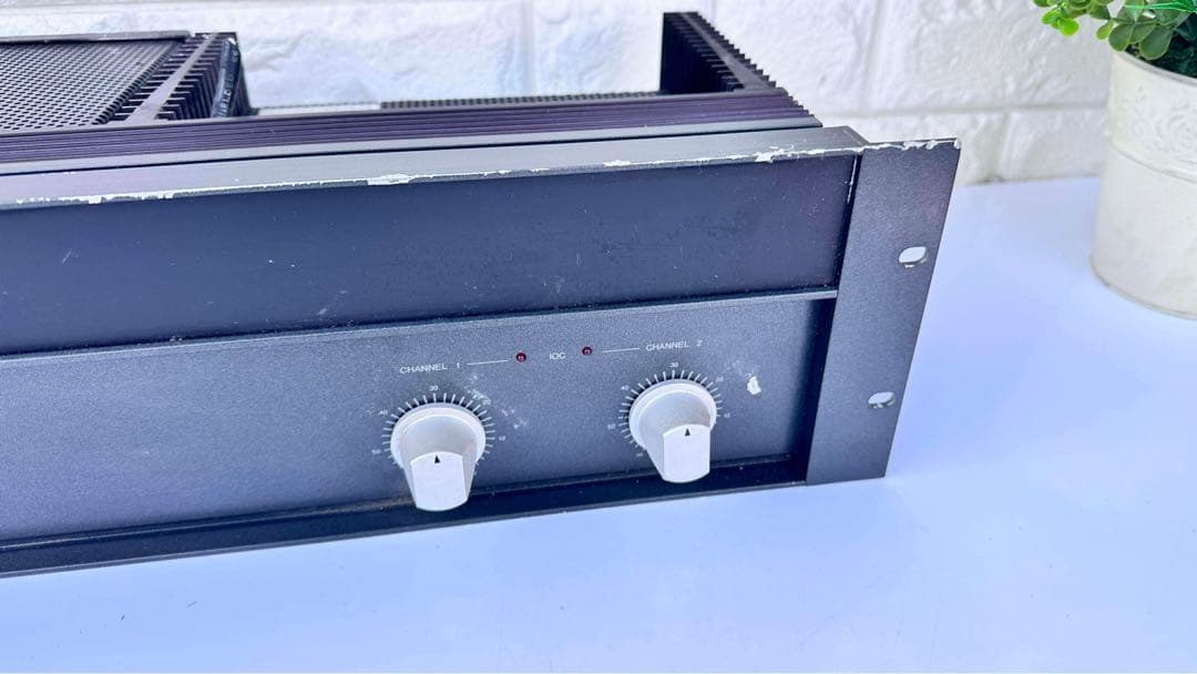 Crown D-150A Series II パワーアンプ　Amcron
