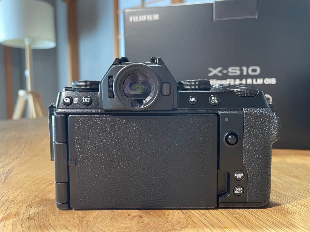 FUJIFILM X-S10 18-55mmレンズキット【おまけ付き】