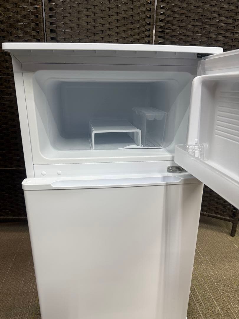 【美品】comfee’ コンフィー　90L 冷凍冷蔵庫　RCT90WH/E