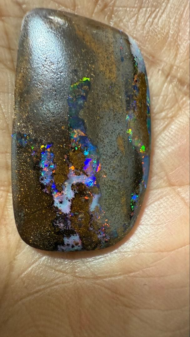 お値下げ　レインボーカラー　天然ボルダーオパール