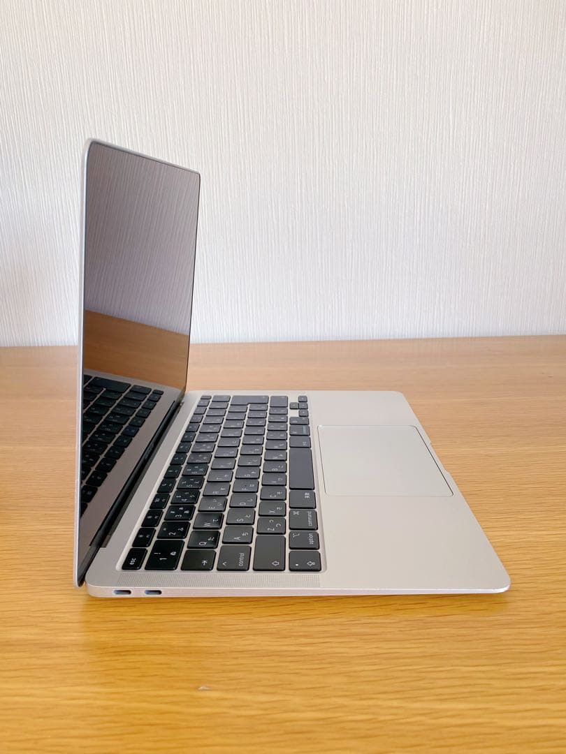 Apple M1 チップ　MacBook Air 2020 本体　難あり