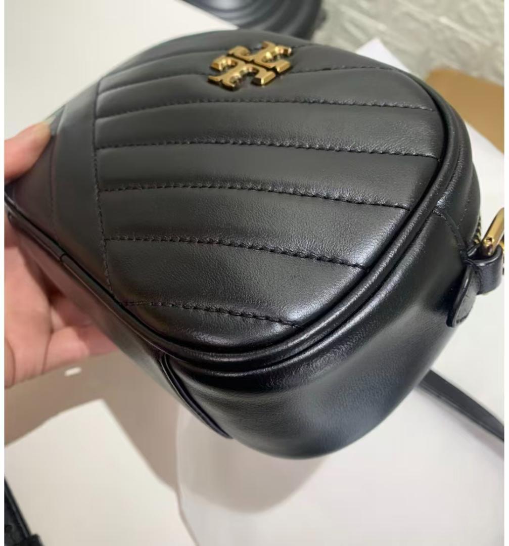 本革 ブラック ショルダーバッグ Tory Bur ch 18x12.5x6