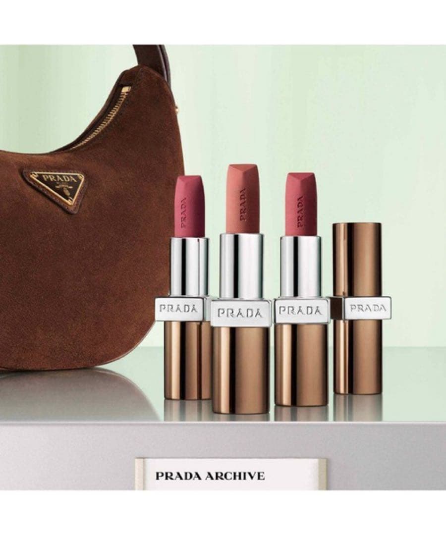 PRADA モノクローム ウェイトレス リップカラー ブラウンシリーズ B107