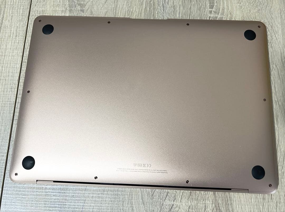 Apple MacBook Air Gold 本体　Nums付