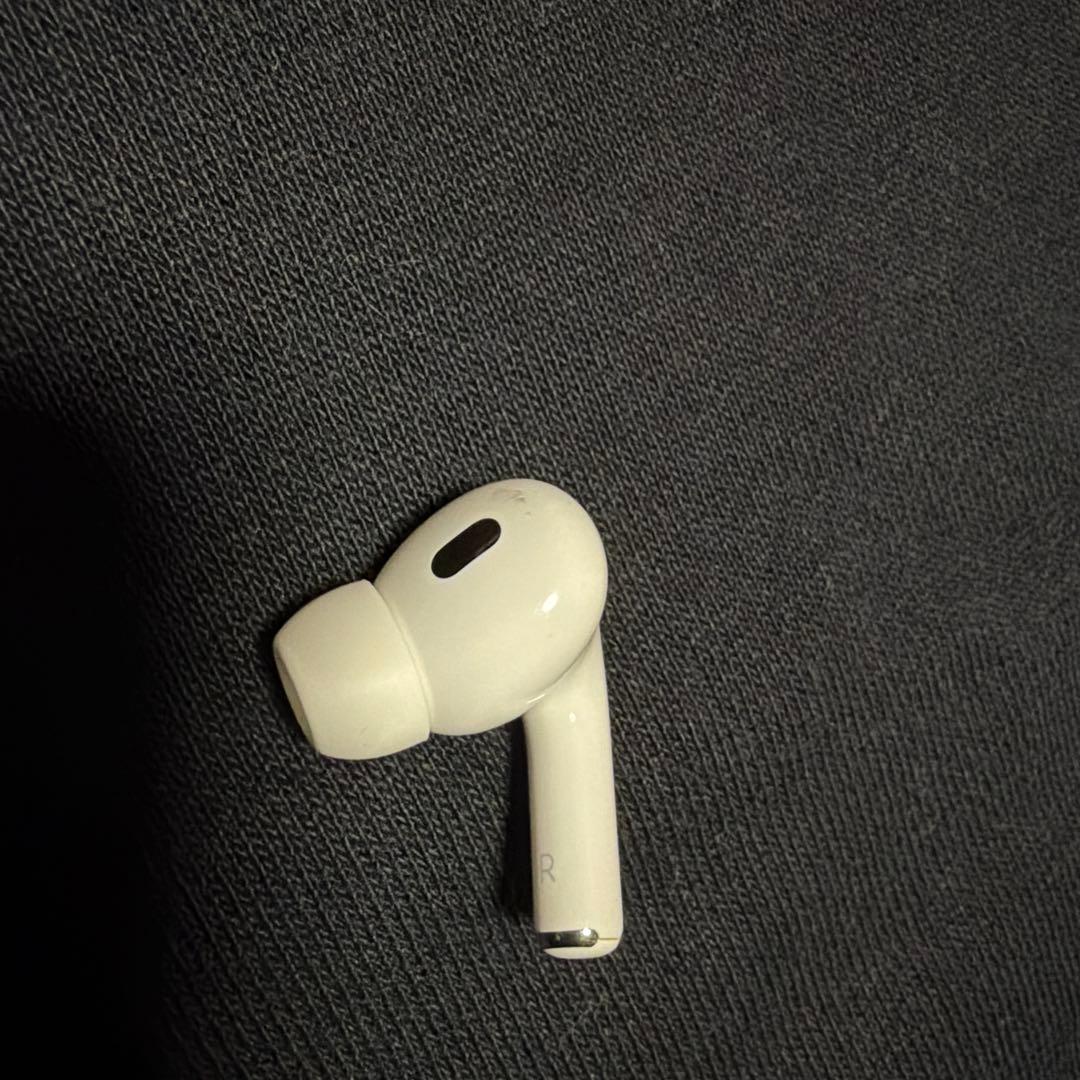 AirPods pro第2世代 本体ケースと右耳(箱とケーブル付き)