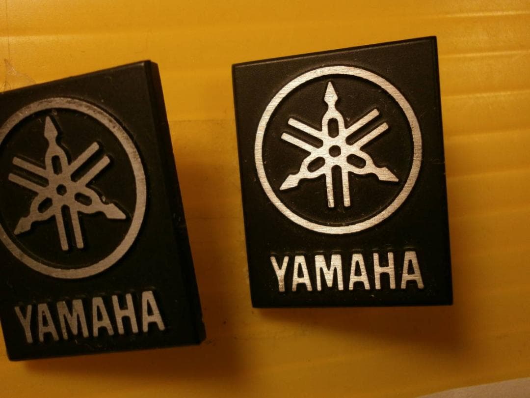 YAMAHA　純正金属製スピーカー用エンブレム　2枚　送料無料