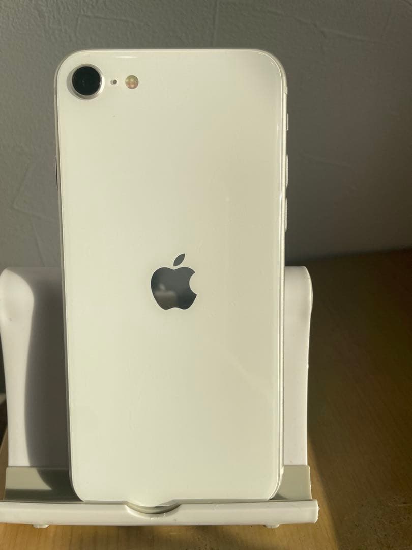【3月18日のみ限定値下げ‼️】【早い者勝ち】【訳アリ美品】iPhone SE2