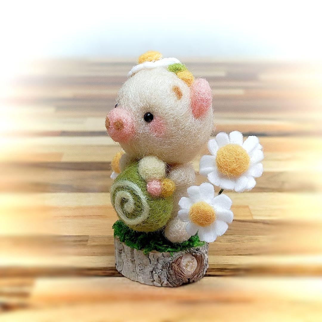 ✿ErikoT様用✿羊毛フェルト✿小さなぶたさん✿抹茶のロールケーキ
