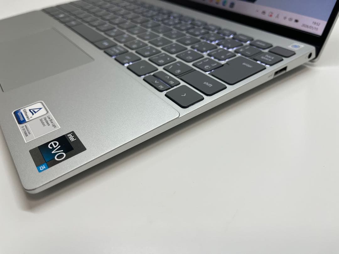 美品 DELL Inspiron P156G 第12世代i5 8GB 256GB