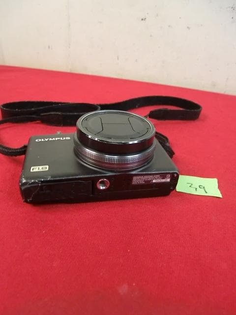 39：Olympus XZ-1 オリンパス　デジカメ　＊ダメージ有　ジャンク