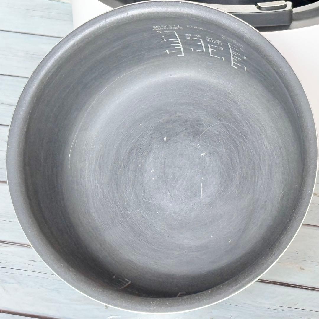 2023年製 Panasonic 圧力IH炊飯器 SR-NB102